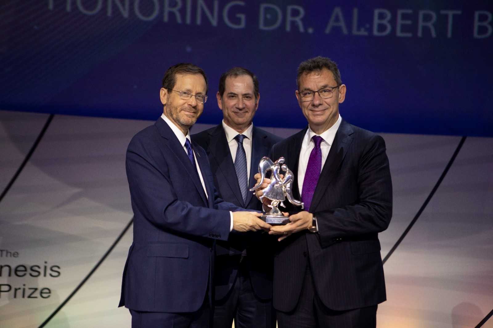 Pictured (L to R): President of Israel Isaac Herzog, Co-Founder and Chairman of The Genesis Prize Foundation Stan Polovets, 2022 Genesis Prize Laureate Dr. Albert Bourla. Photo Credit: Lior Mizrahi, Getty